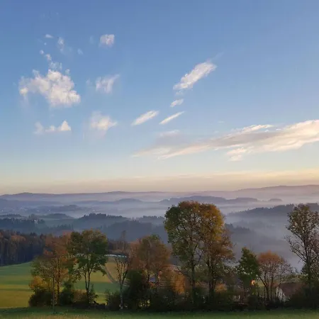 Im Muehlviertler Panorama Vierseithof Lembach im Mühlkreis