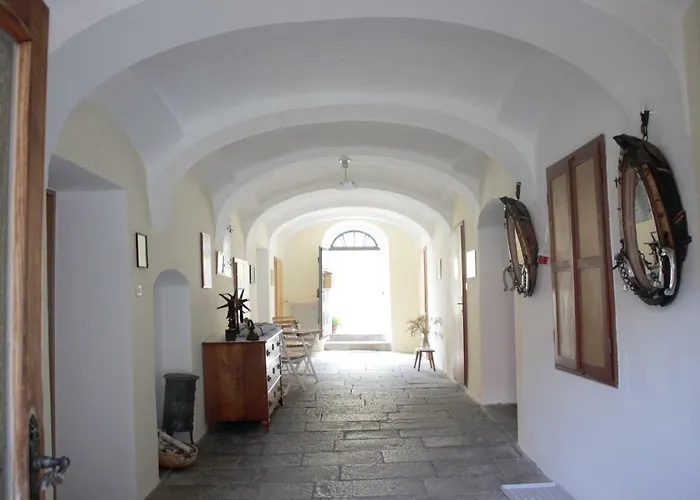 Im Muehlviertler Panorama Vierseithof Lembach im Muhlkreis